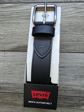 Levi's Black Leather Men's Belt with Silver Buckle Belt LARGE -Size :38-40